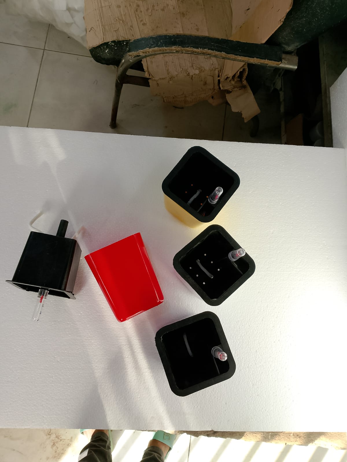 Modern Self-Watering Plant Pot with Water Level Indicator β Indoor & Outdoor Flower Planter (4 Colors)